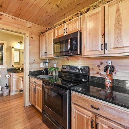 Walnut Ridge Cabin. Sleeps 7-11! Hot Tub, Pool Table, Minutes To Downtown Gatlinburg! Buitenkant foto