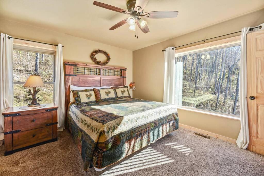 Walnut Ridge Cabin. Sleeps 7-11! Hot Tub, Pool Table, Minutes To Downtown Gatlinburg! Buitenkant foto
