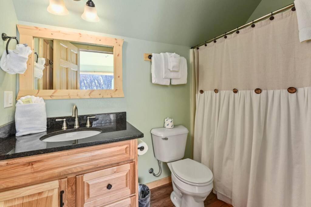 Walnut Ridge Cabin. Sleeps 7-11! Hot Tub, Pool Table, Minutes To Downtown Gatlinburg! Buitenkant foto