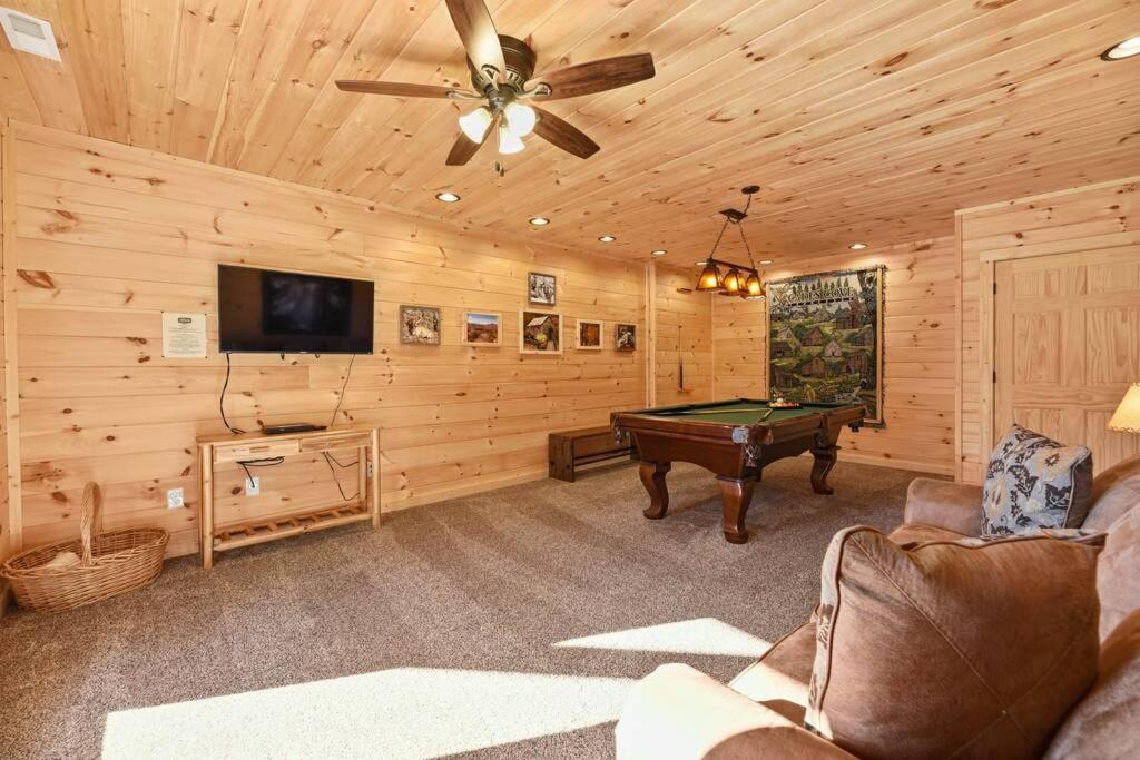 Walnut Ridge Cabin. Sleeps 7-11! Hot Tub, Pool Table, Minutes To Downtown Gatlinburg! Buitenkant foto