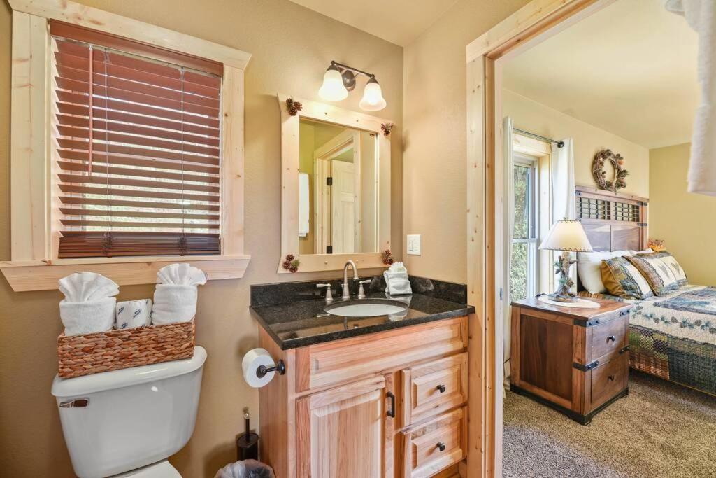 Walnut Ridge Cabin. Sleeps 7-11! Hot Tub, Pool Table, Minutes To Downtown Gatlinburg! Buitenkant foto