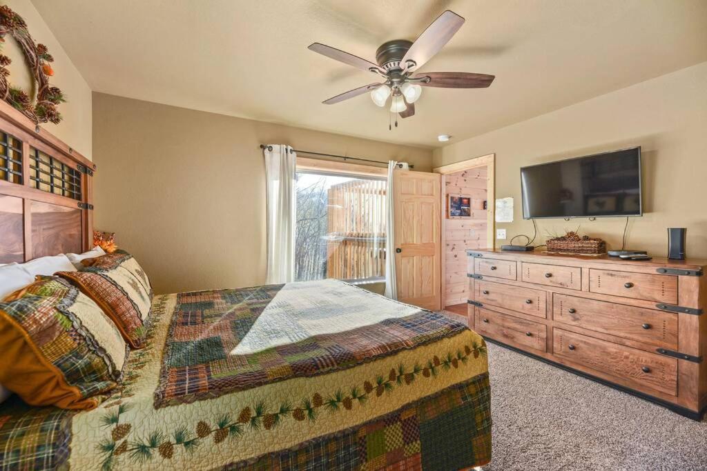 Walnut Ridge Cabin. Sleeps 7-11! Hot Tub, Pool Table, Minutes To Downtown Gatlinburg! Buitenkant foto