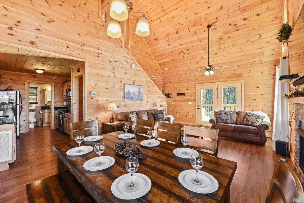 Walnut Ridge Cabin. Sleeps 7-11! Hot Tub, Pool Table, Minutes To Downtown Gatlinburg! Buitenkant foto