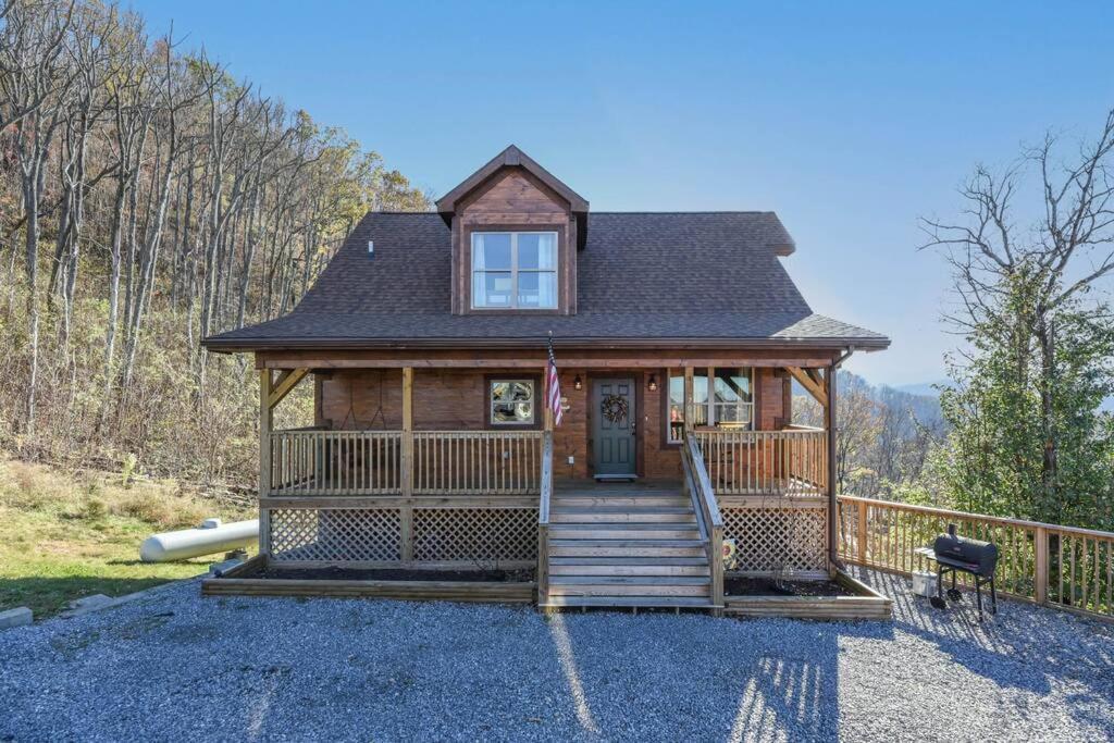 Walnut Ridge Cabin. Sleeps 7-11! Hot Tub, Pool Table, Minutes To Downtown Gatlinburg! Buitenkant foto