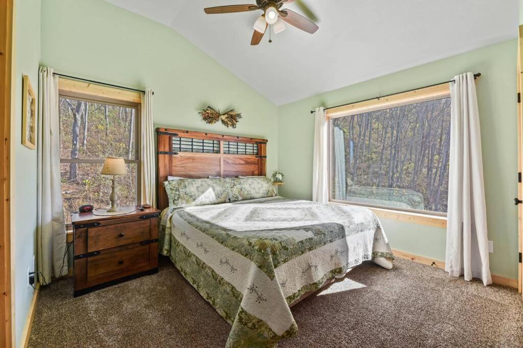 Walnut Ridge Cabin. Sleeps 7-11! Hot Tub, Pool Table, Minutes To Downtown Gatlinburg! Buitenkant foto